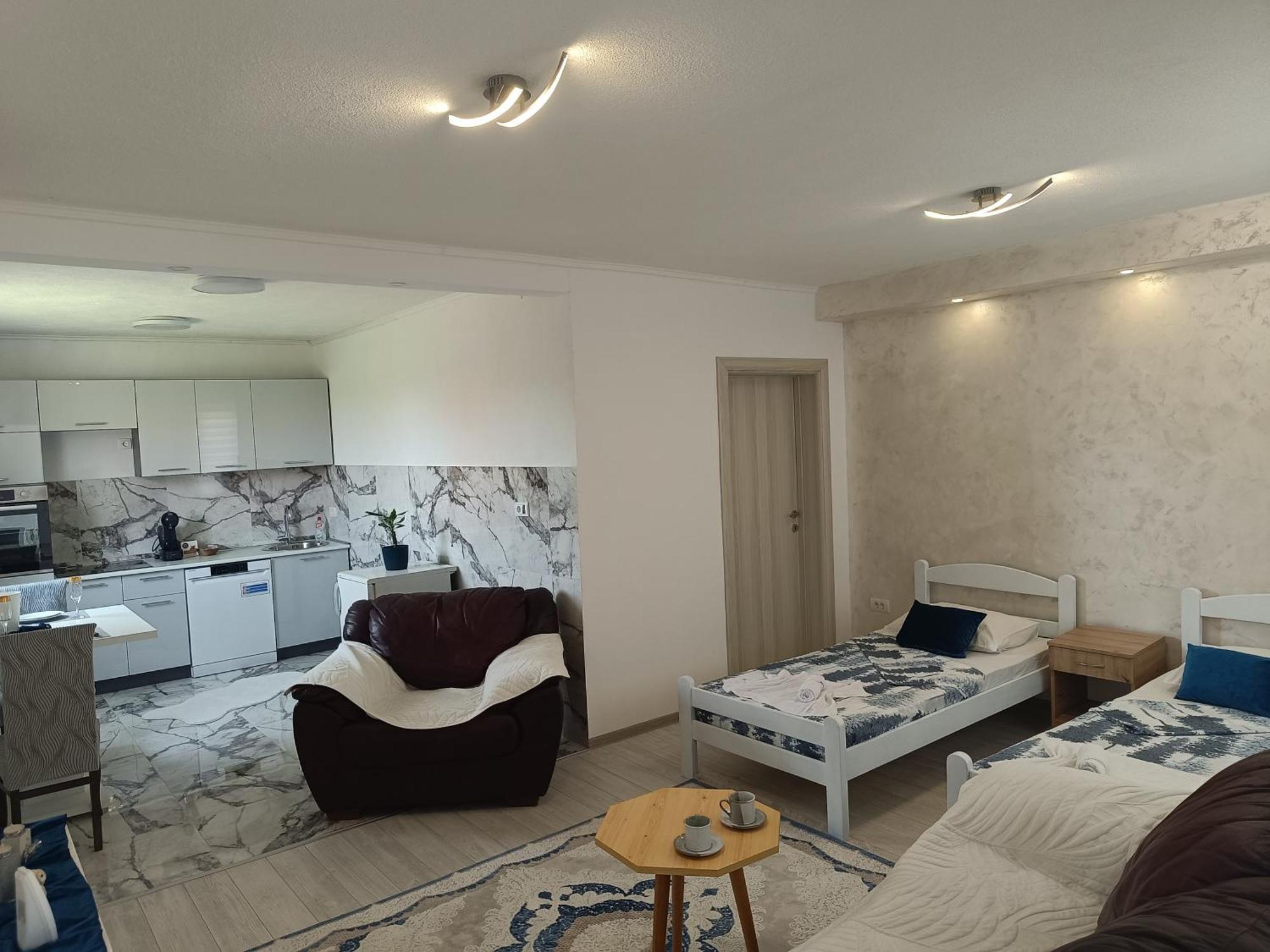 Matija Airport Apartment Mitrovici  Exterior photo