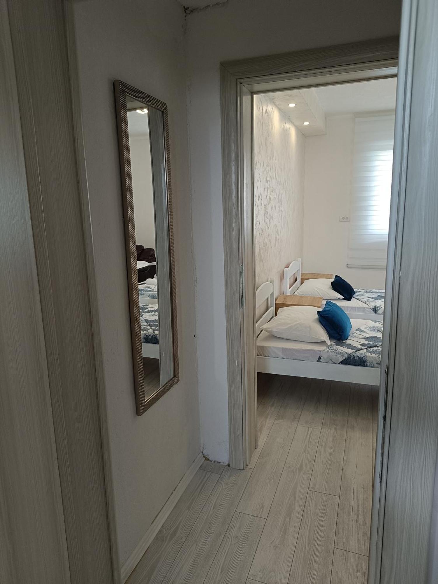 Matija Airport Apartment Mitrovici  Exterior photo