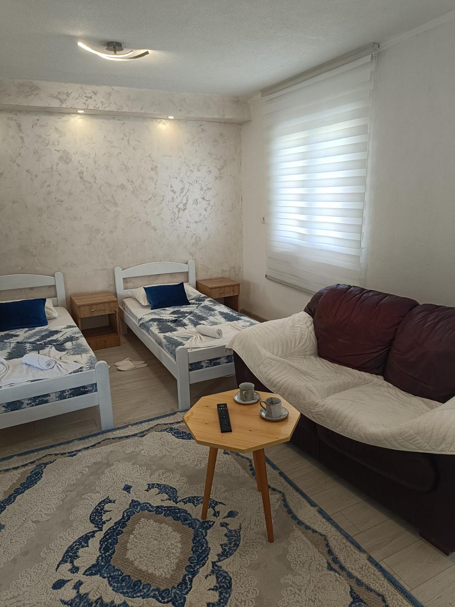 Matija Airport Apartment Mitrovici  Exterior photo