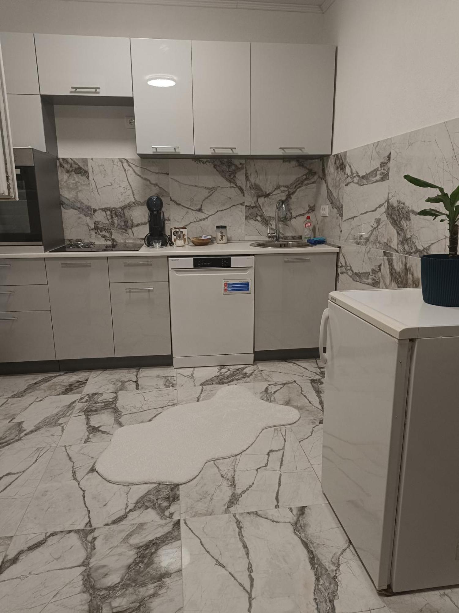 Matija Airport Apartment Mitrovici  Exterior photo